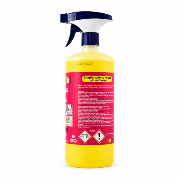 Botella_amarilla_de_limpieza_sobre_blanco.png